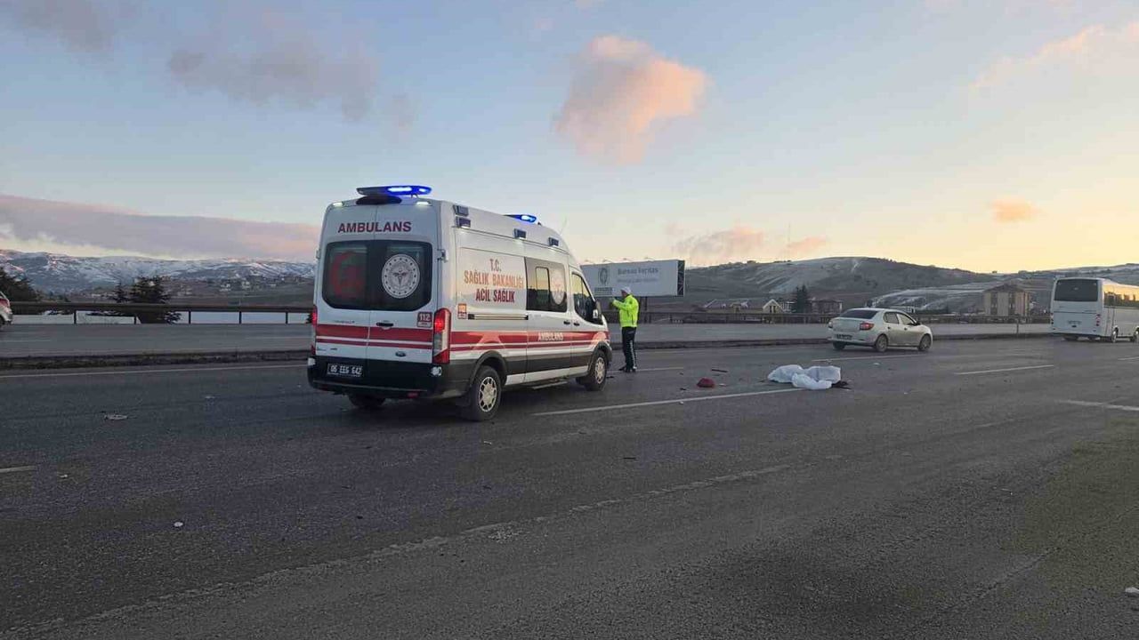 Elmadağ'da yolun karşısına geçmeye çalışan Leyla Topaç (35) hayatını kaybetti