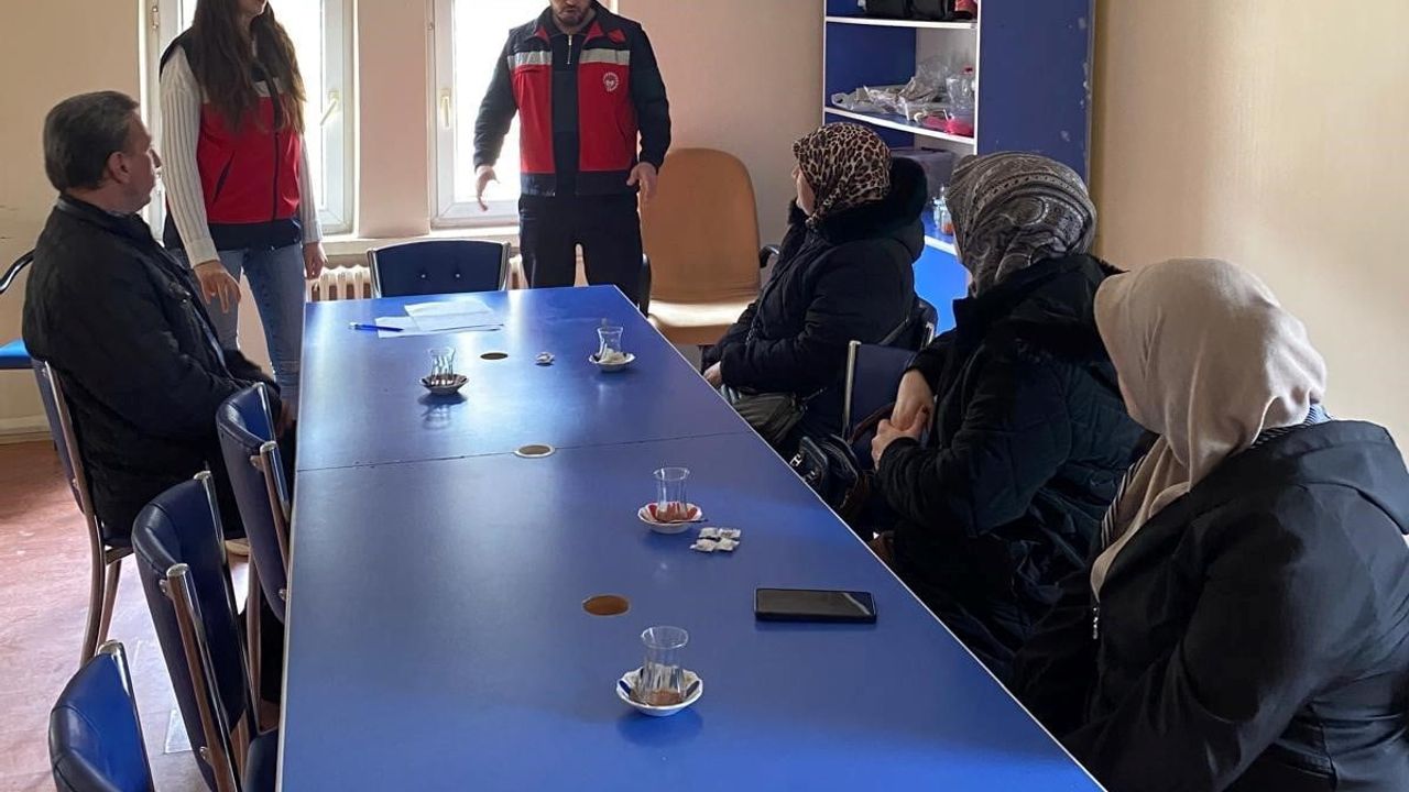 Emet'te okul personeline hijyen eğitimi: gıda güvenliği ve sanitasyon vurgusu