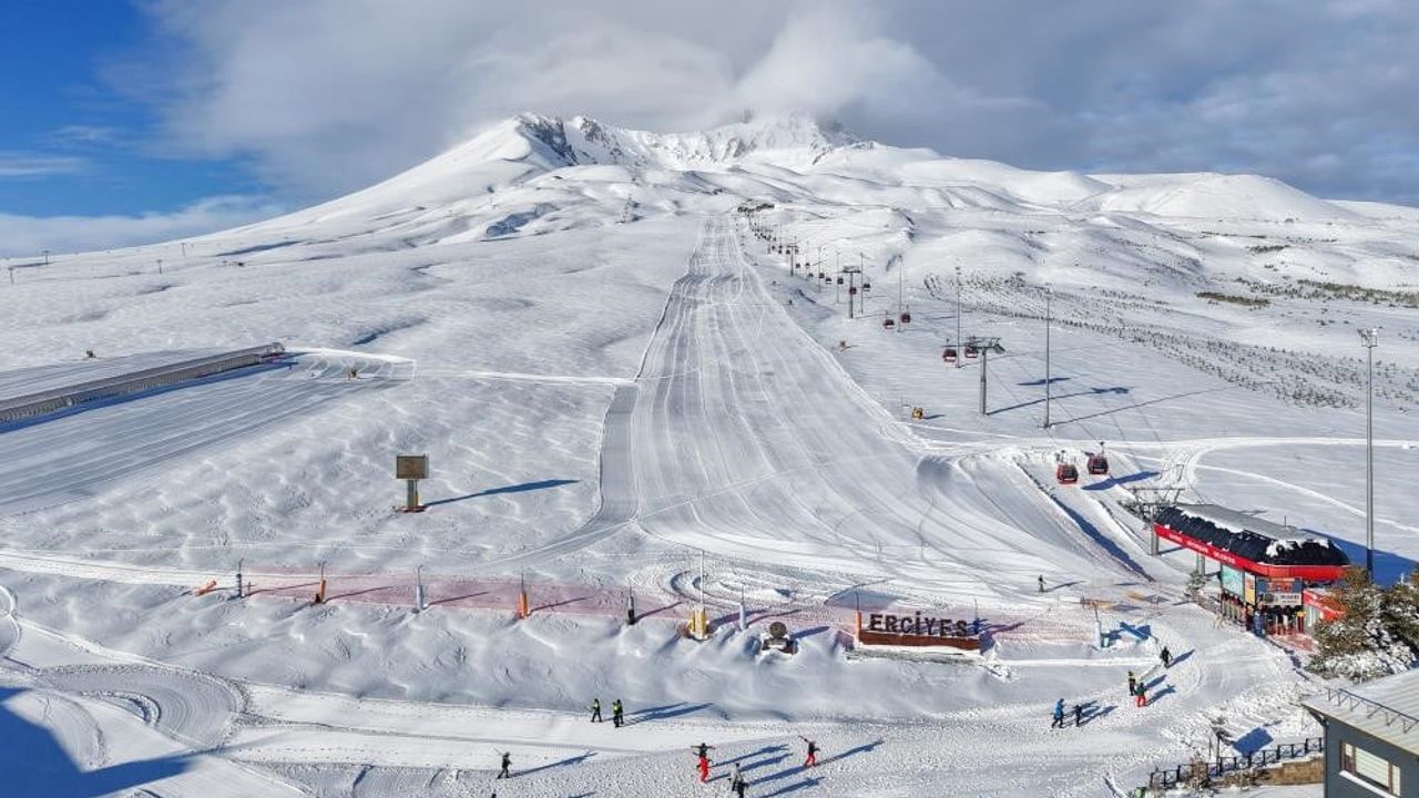 Erciyes’te sömestir hazırlıkları tamam: 15 günlük program ve gece kayağı öne çıkıyor