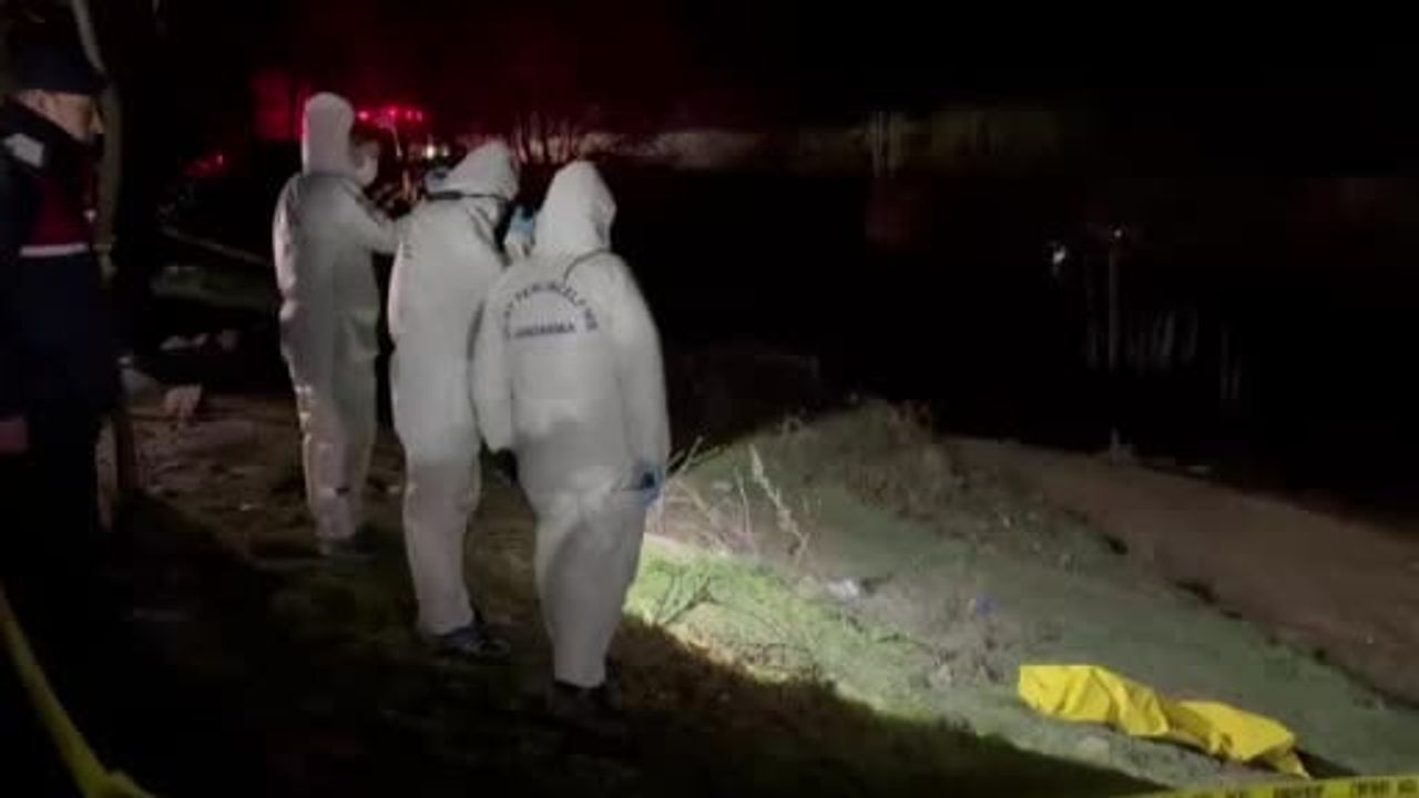 Erdek Kapıdağ'da 8 gündür kayıp Elif Kumal'ın aracı 8 metre derinlikte bulundu; cenaze Adli Tıp'a gönderildi