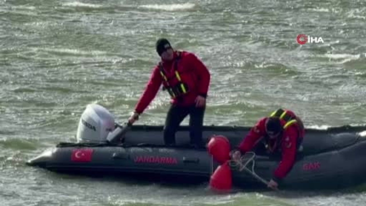 Erdek'te 8 gündür kayıp olan Elif Kumal için arama çalışmaları sürüyor