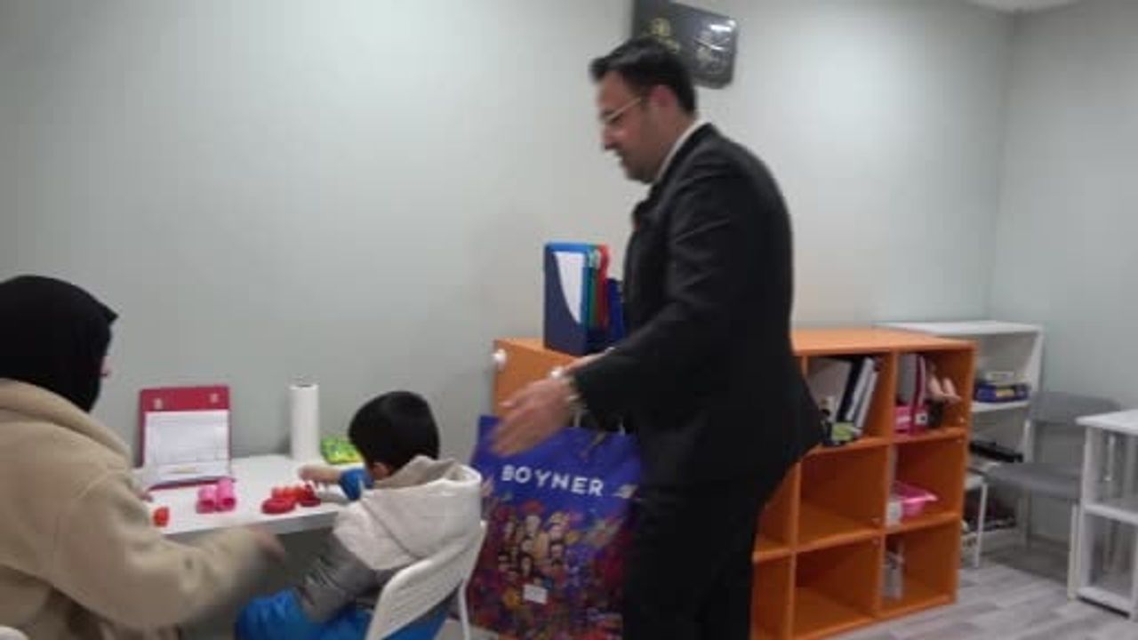 Erdemliler Hareketi Derneği, Diyarbakır'da bin kişiye mont ve bot desteği sağladı