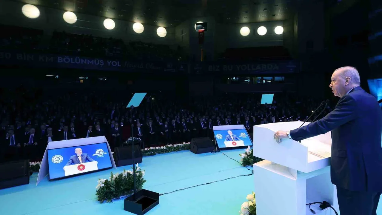 Erdoğan’dan muhalefete yanıt ve 30 bininci kilometre bölünmüş yolun açılışı