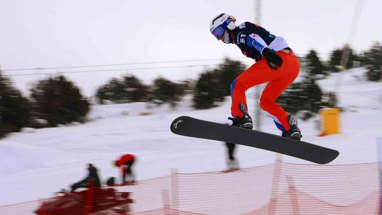 Ergan Dağı'nda Snowboard Cross Avrupa Kupası yarışları tamamlandı