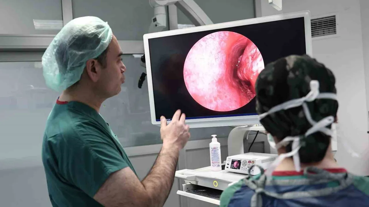 ERÜ KBB Kliniğine Full HD ve NBI destekli yeni nesil endoskopi sistemi