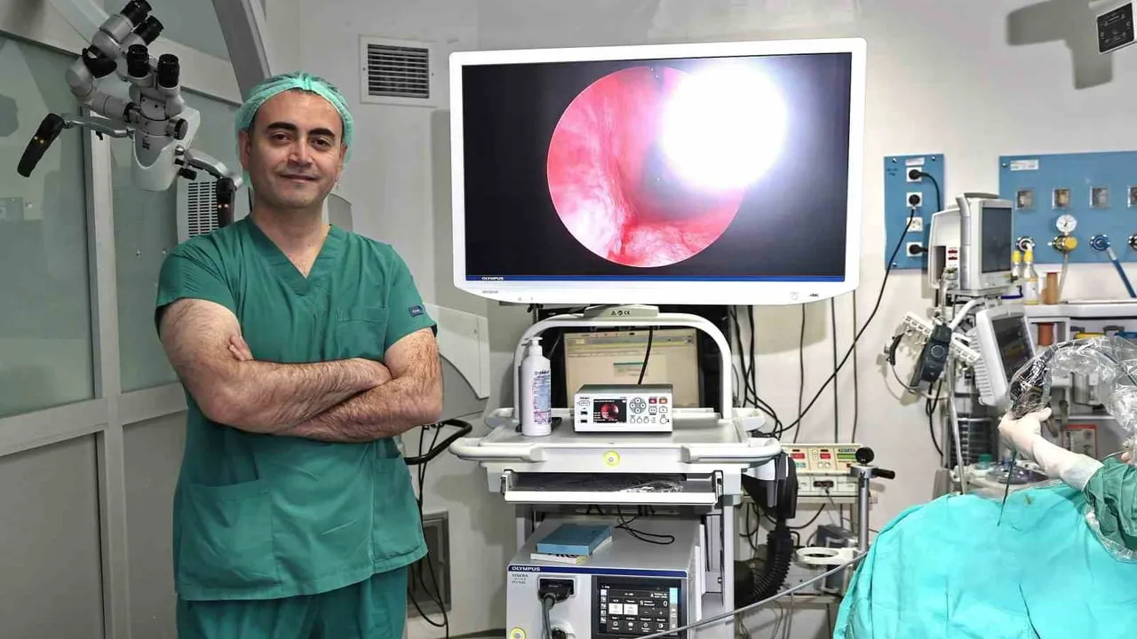 ERÜ KBB Kliniğine Full HD ve NBI destekli yeni nesil endoskopi sistemi kazandırıldı