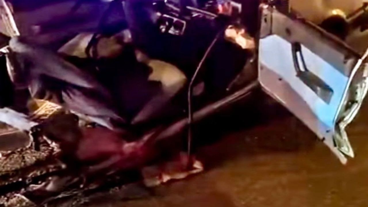 Erzincan'da kavşakta iki otomobil çarpıştı: 4 kişi yaralandı