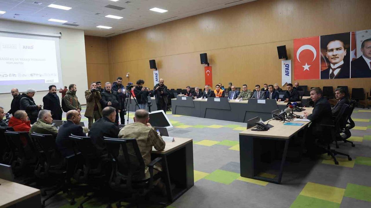 Erzincan'da Kış ve Yılbaşı Tedbirleri Toplantısı: 2026 İçin Kapsamlı Hazırlıklar