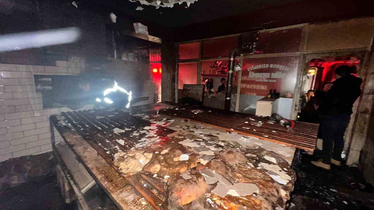 Erzincan İnönü Mahallesi'nde Ekmek Fırınında Çıkan Yangın Kontrol Altına Alındı