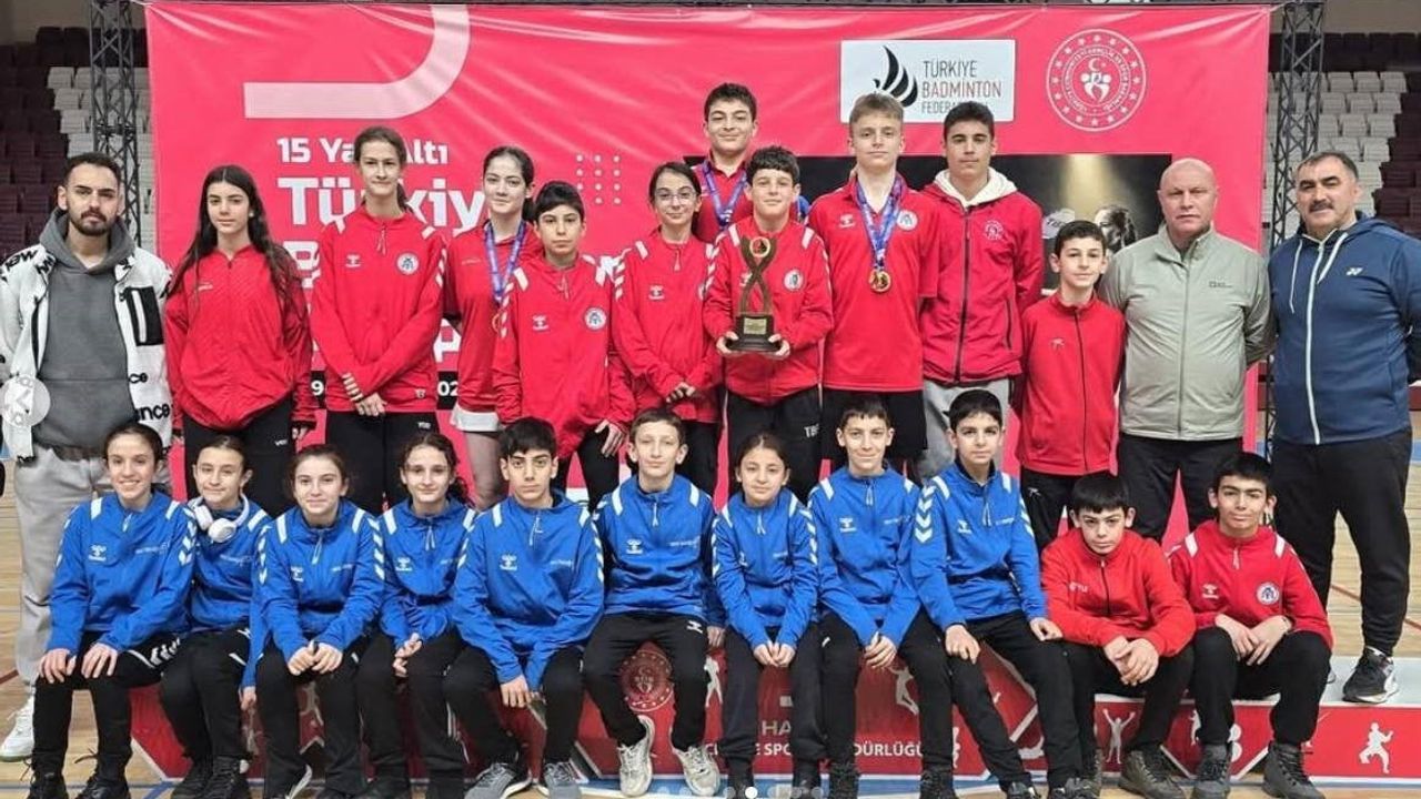 Erzincanlı badmintonculardan Hatay’da güçlü sonuç: 3 şampiyonluk, 1 ikincilik