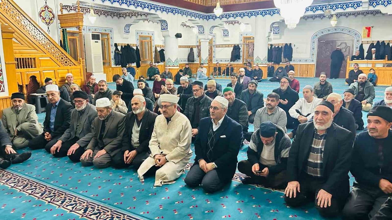 Erzurum'da 1001 Hatim Programının İkincisi Dadaşkent Merkez Camii'nde