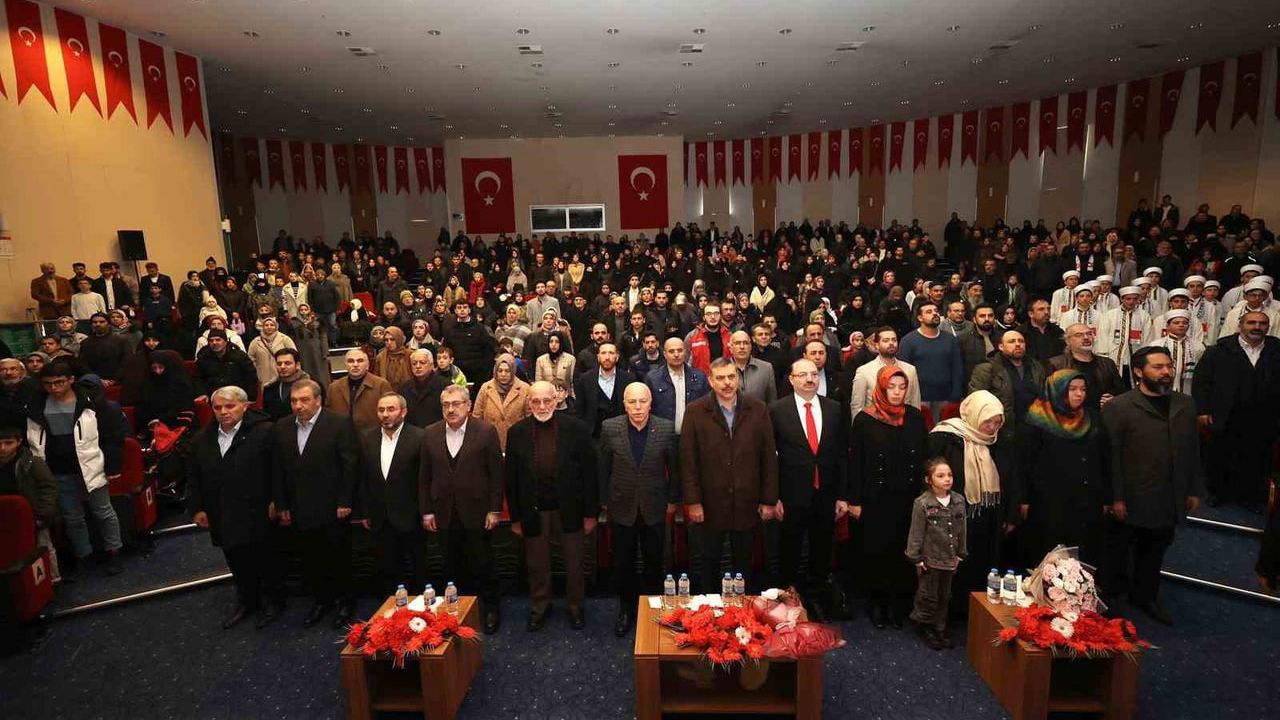 Erzurum'da 71 Öğrencinin Hafızlık Gururu Belge Töreniyle Taçlandırıldı