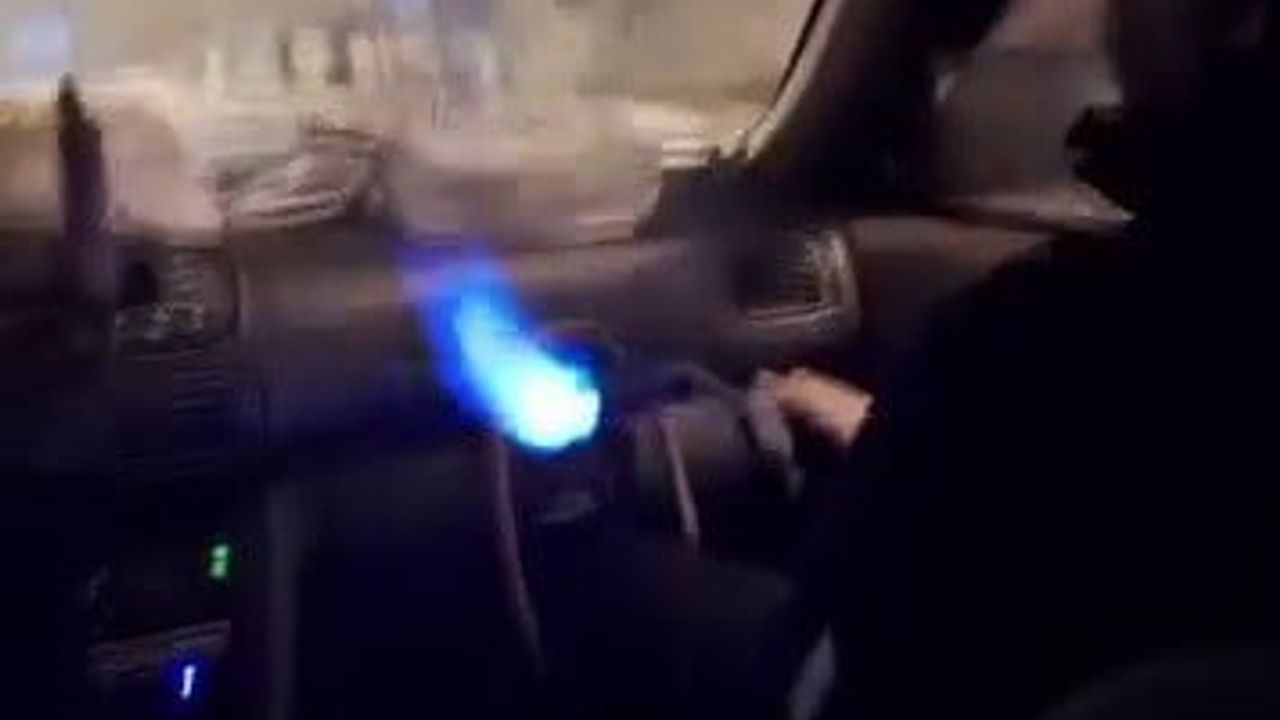 Erzurum'da eksi 25 derece: Araç içinde tüp pürmüzüyle ısınma görüntüleri paylaşıldı