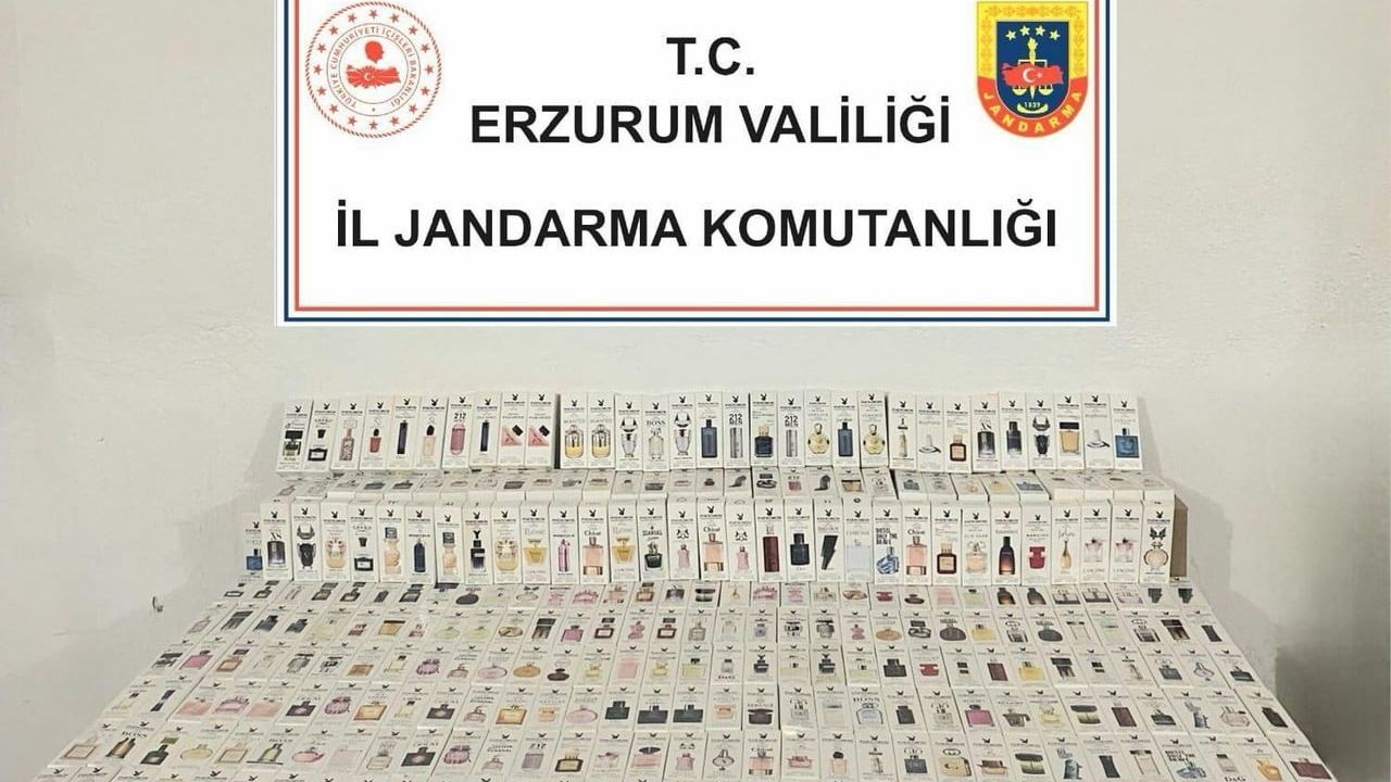 Erzurum'da Jandarma 200 Adet Gümrük Kaçağı Parfüm Ele Geçirdi