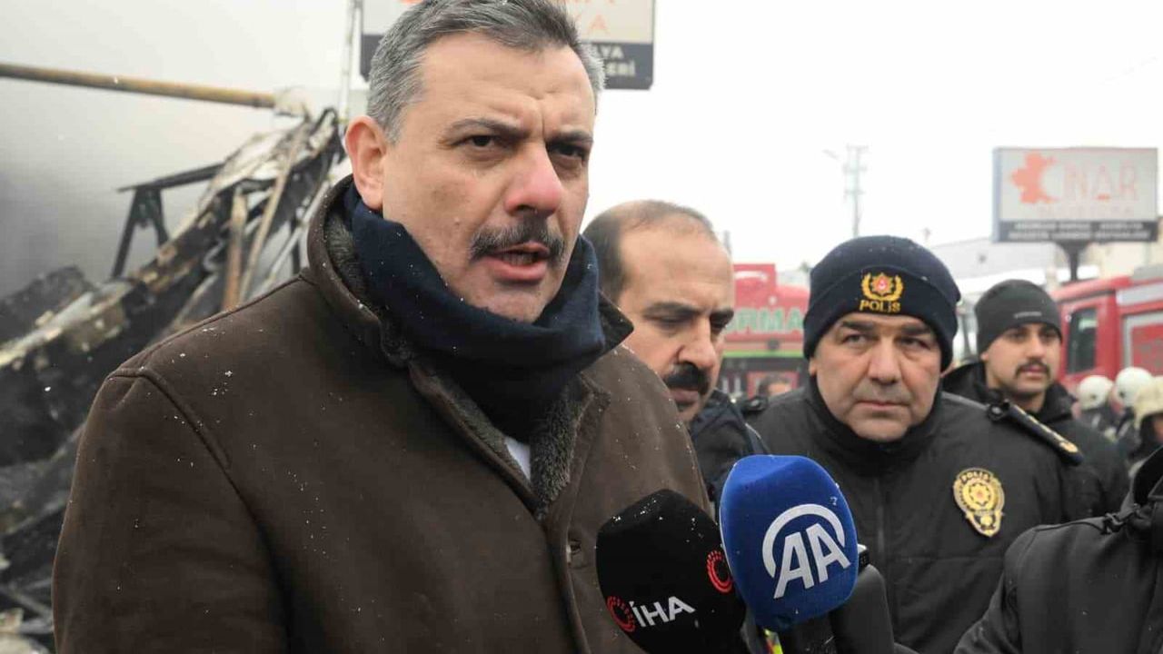 Erzurum'da Mobilyacılar Sitesi'ndeki yangın kontrol altına alındı — 2 kişi hayatını kaybetti, 6 yaralı