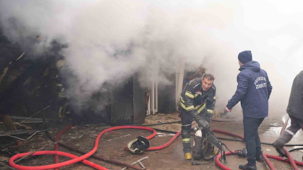 Erzurum Sanayi Sitesi'nde yangın: İçerideki 2 kişi kurtarıldı, 6 yaralı