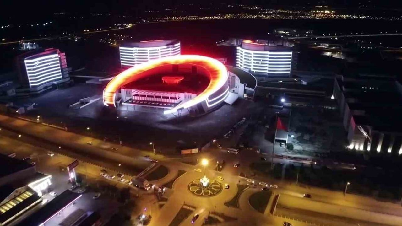 Erzurum Şehir Hastanesi'nin Bir Otoparkı Bakım ve Temizlik Nedeniyle Geçici Olarak Kapatıldı