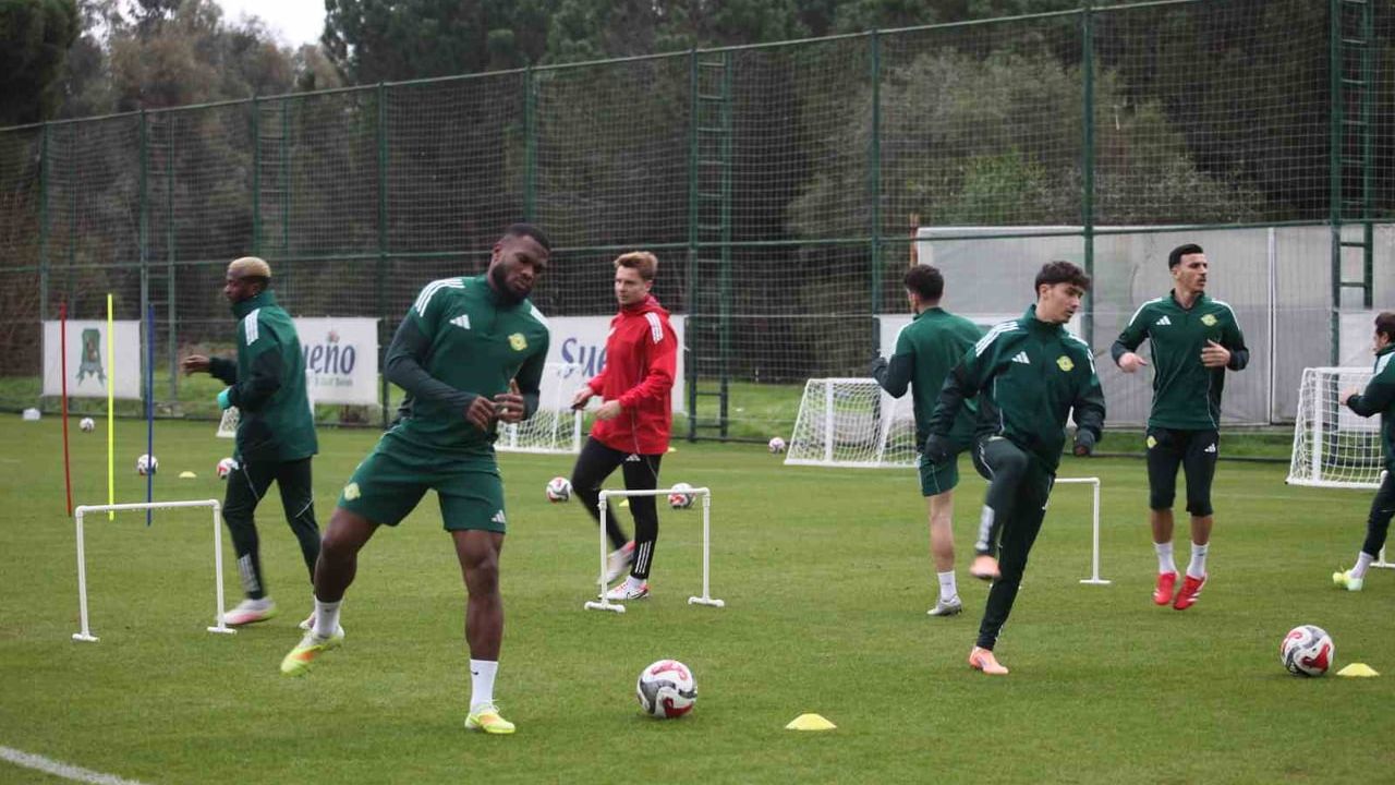 Esenler Erokspor Antalya kampını tamamladı