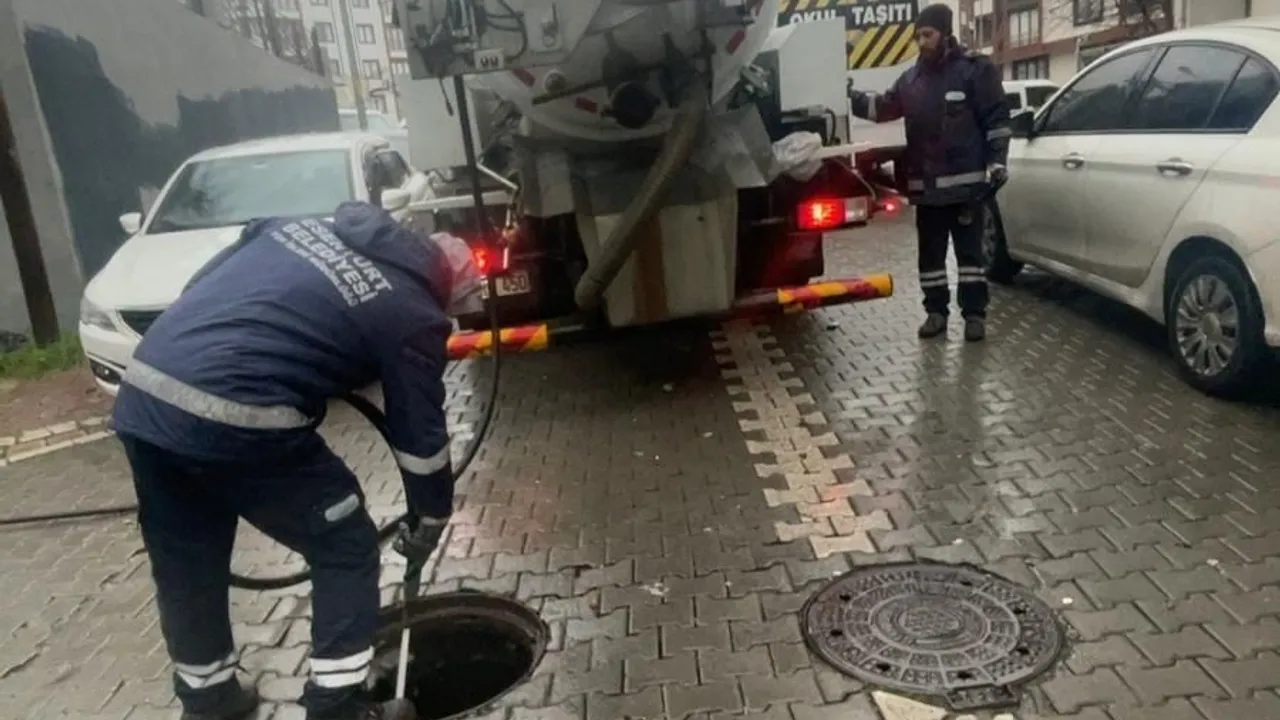 Esenyurt Belediyesi Olumsuz Hava Koşullarına Karşı 24 Saat Kesintisiz Görevde