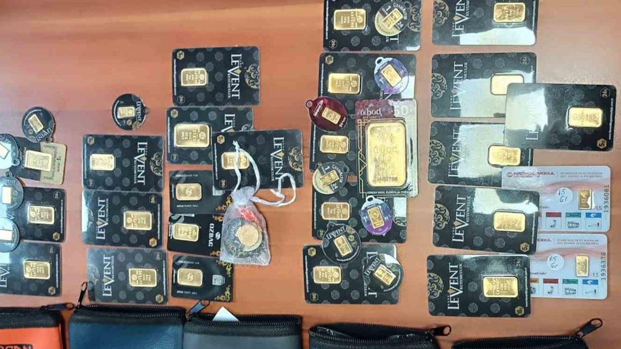 Eskişehir'de bulunan 237 gram altın polis ekiplerince sahibine teslim edildi