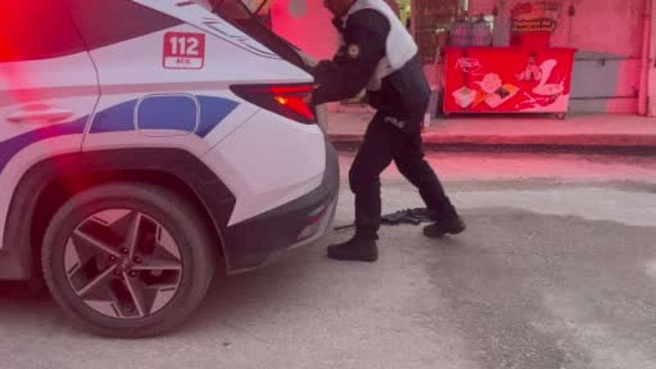 Eskişehir'de ihbar üzerine adrese giren polis, 44 yaşındaki kişinin bıçaklanarak öldüğünü tespit etti