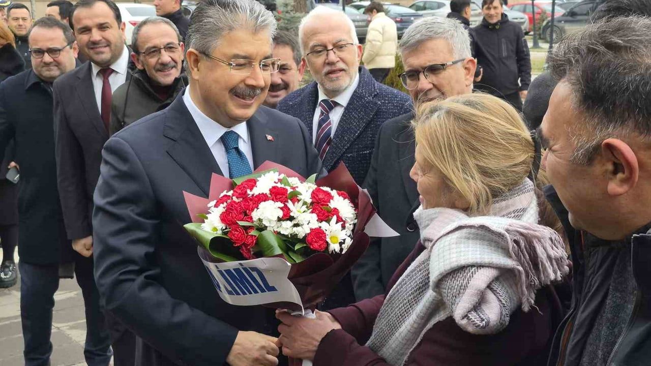 Eskişehir Valisi Dr. Erdinç Yılmaz Göreve Başladı: 'Kapımız Vatandaşa Hep Açık Olacak'