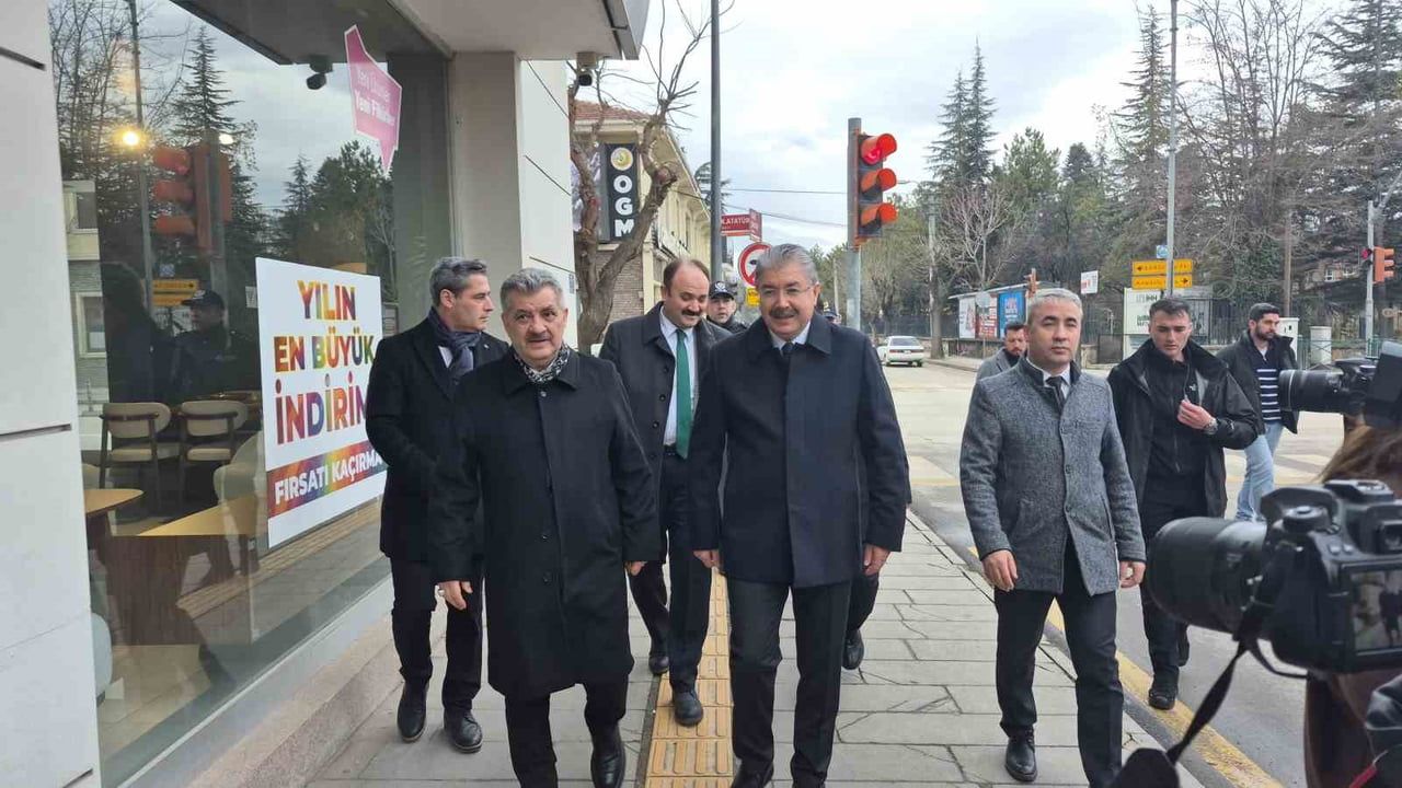 Eskişehir Valisi Erdinç Yılmaz'dan kent merkezinde esnaf ziyareti