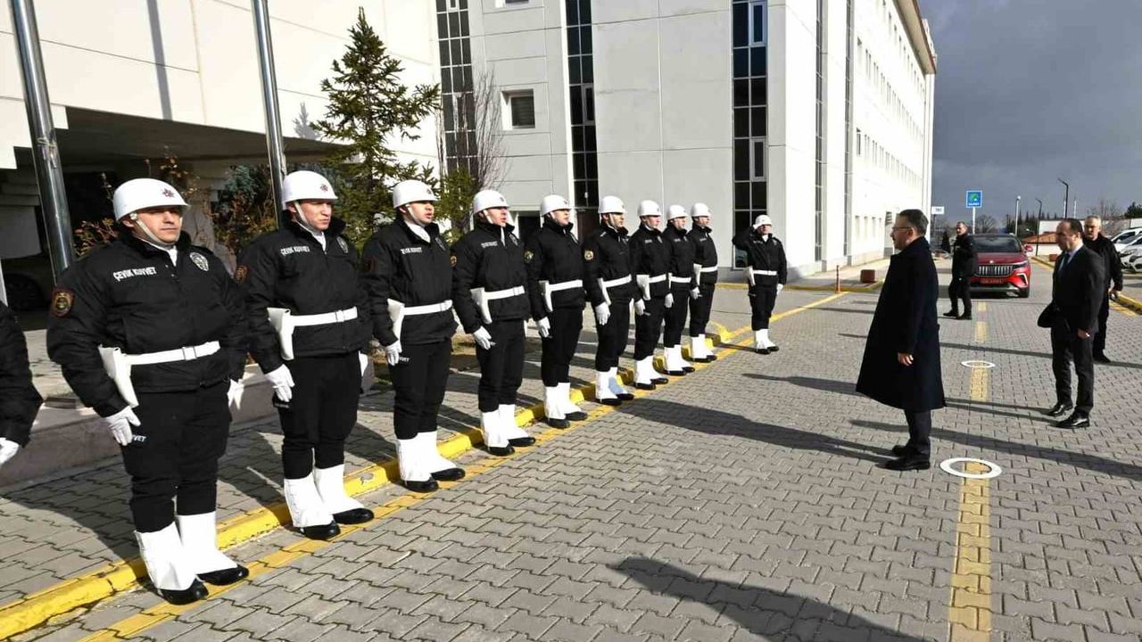 Eskişehir Valisi Hüseyin Aksoy, Emniyet Teşkilatıyla Vedalaştı