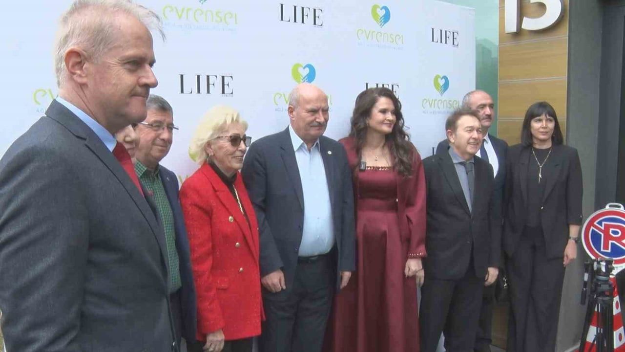 Evrensel Diş Polikliniği Beytepe'de 2. şubesini açtı; ATO Başkanı Baran sağlık turizmine vurgu yaptı