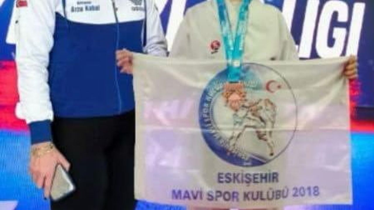 Eylül Sare Karav, Sakarya’daki Spor Toto Yıldızlar Ligi Karate Şampiyonası'nda Türkiye 3'üncüsü