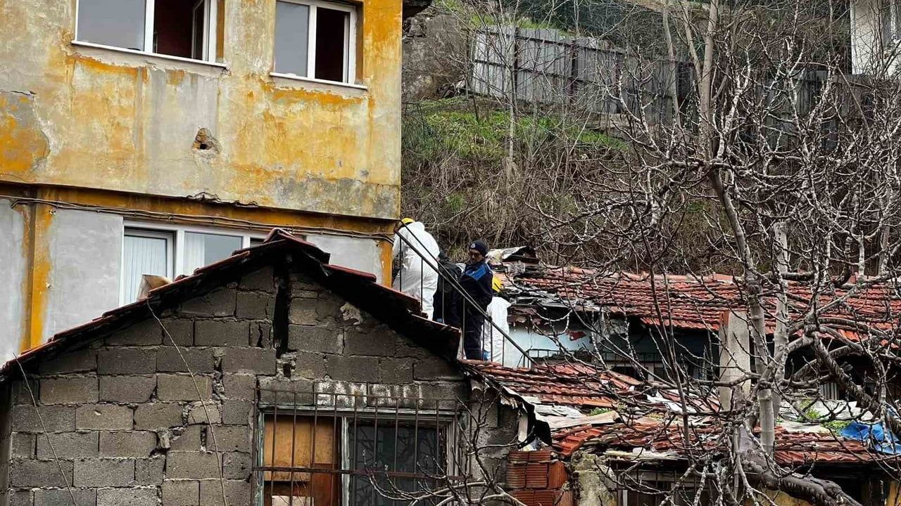 Eyüpsultan’da gecekonduda çıkan yangında 65 yaşındaki Eray Yavaş hayatını kaybetti, 1 kişi yaralandı