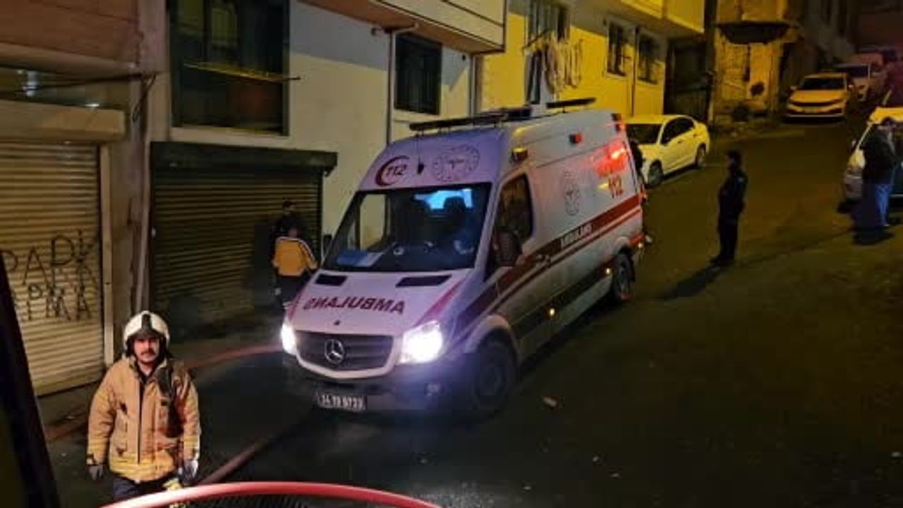 Eyüpsultan İslambey Mahallesi'nde gecekondu yangını: 1 kişi yaşamını yitirdi, 1 kişi yaralandı