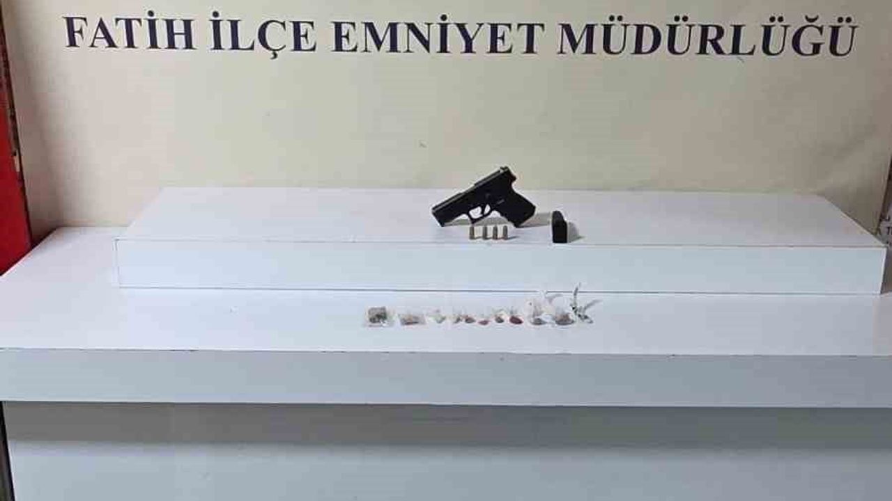 Fatih'te gündüz vakti bir eve ateş açıldı: Şüpheli uyuşturucu ve silahla yakalandı, tutuklandı