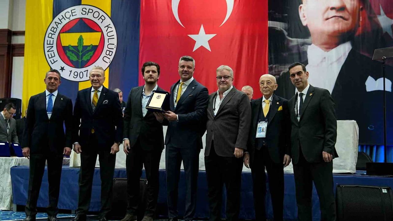 Fenerbahçe, Ali Şen'e 50. Yıl Plaketi Verdi