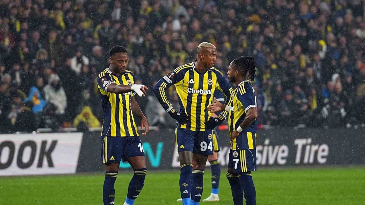 Fenerbahçe, Avrupa Ligi'nde Aston Villa'ya 1-0 Yenildi ve 2. Mağlubiyetini Aldı