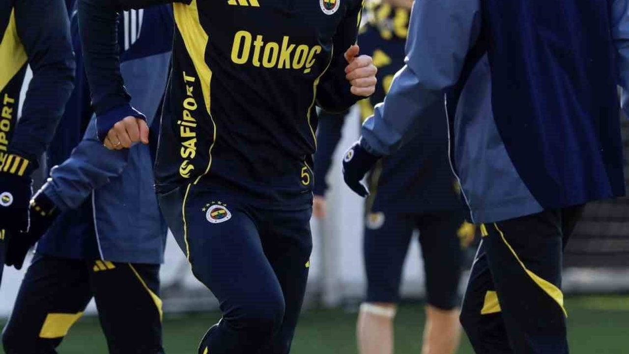 Fenerbahçe, Beyoğlu Yeni Çarşı maçı öncesi hazırlıklarını tamamladı