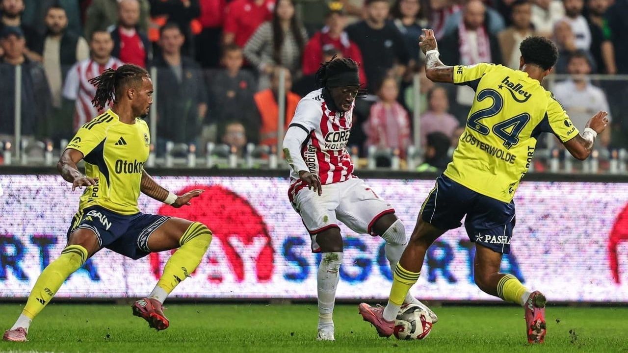 Fenerbahçe ile Samsunspor, Turkcell Süper Kupa yarı finalinde Yeni Adana Stadyumu'nda karşılaşacak