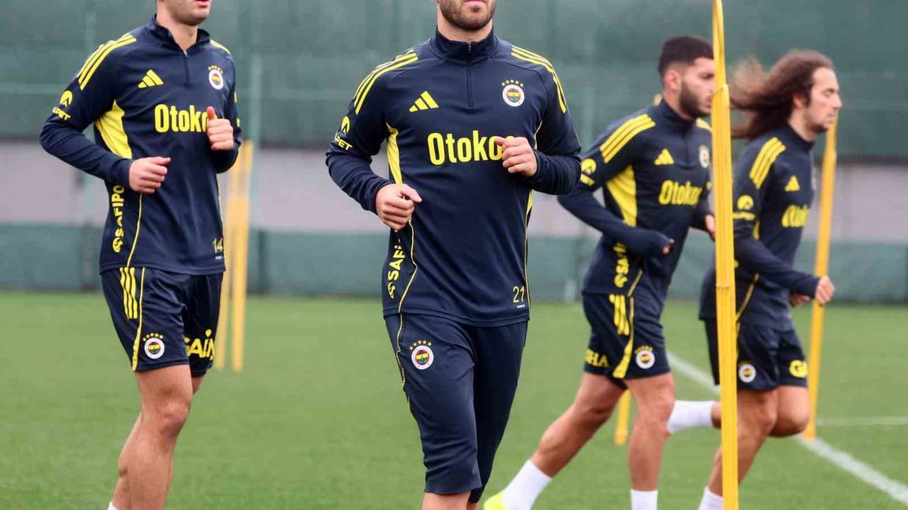 Fenerbahçe, Kocaelispor Maçı Hazırlıklarına Can Bartu Tesisleri'nde Başladı