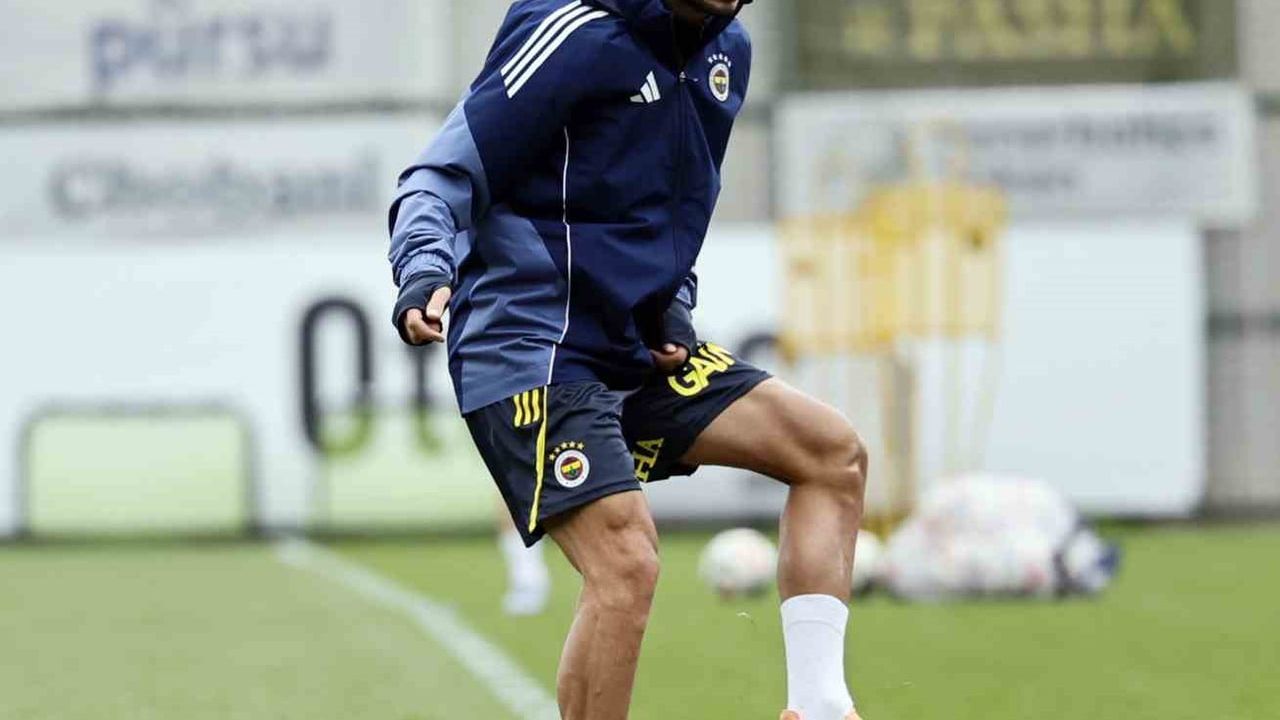 Fenerbahçe, Turkcell Süper Kupa Yarı Finali için Samsunspor maçına hazırlıklara başladı