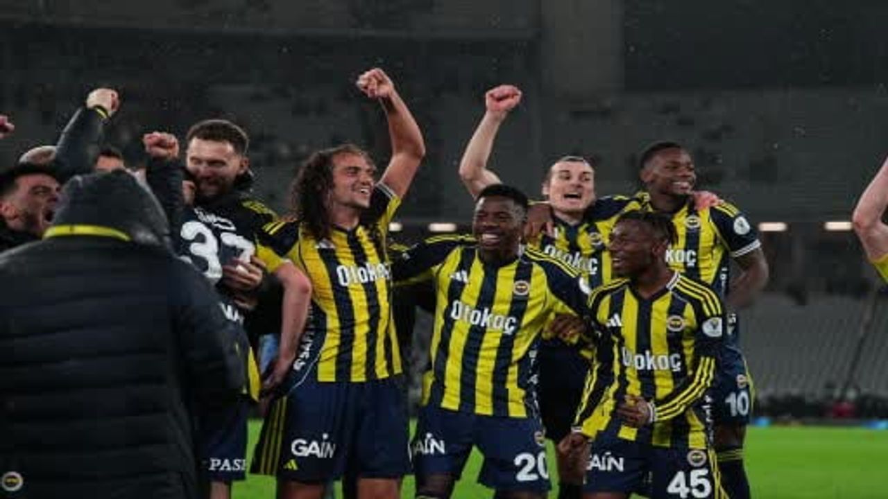 Fenerbahçe Turkcell Süper Kupa'yı 2-0'lık galibiyetle kazandı