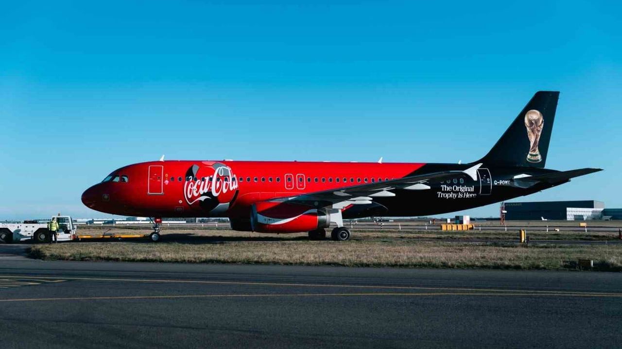 FIFA Dünya Kupası İstanbul'da sergilendi: Orijinal kupa Fabio Cannavaro ile Türkiye'ye geldi