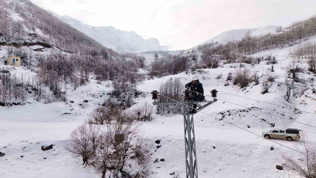Fırat EDAŞ Tunceli'de yoğun karla mücadelede 130 personel ve 50 araçla sahada