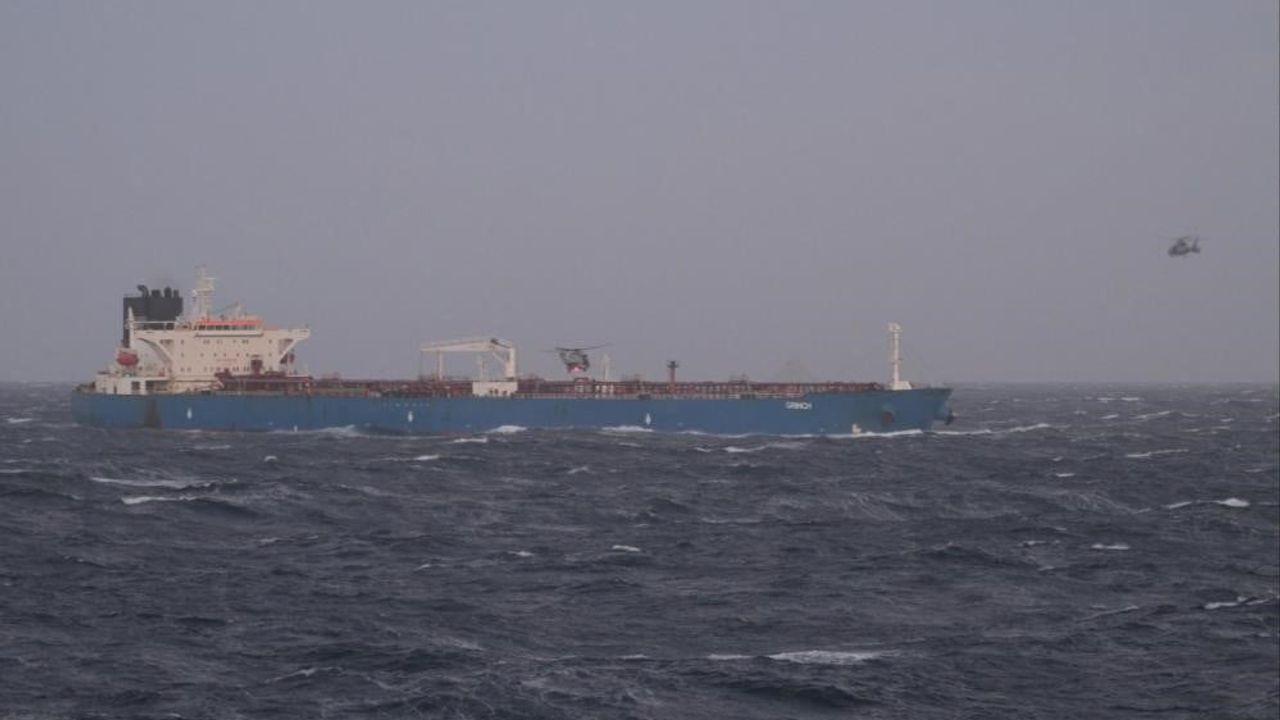 Fransa, 'Grinch' adlı tankerini Marseille‑Fos Limanı'na çekti