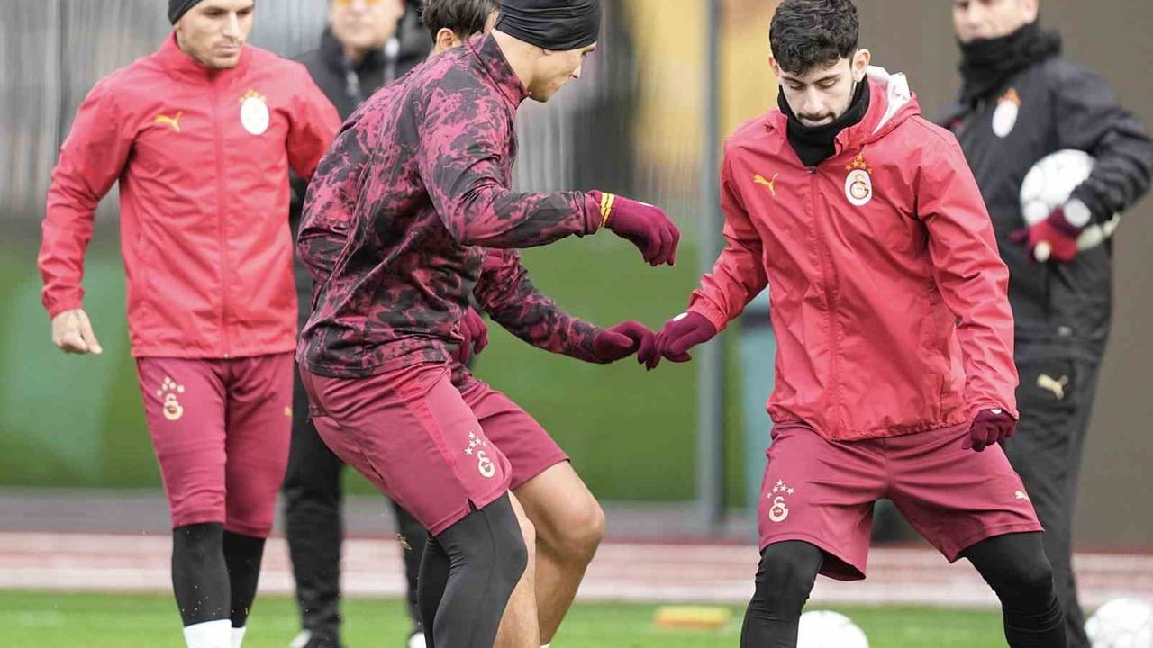 Galatasaray, Atletico Madrid maçı hazırlıklarına Kemerburgaz'da başladı
