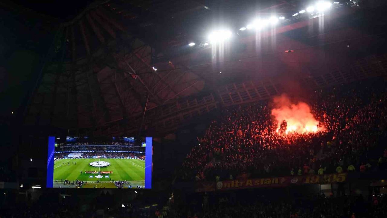 Galatasaray, Manchester City karşısına iki değişiklikle çıktı