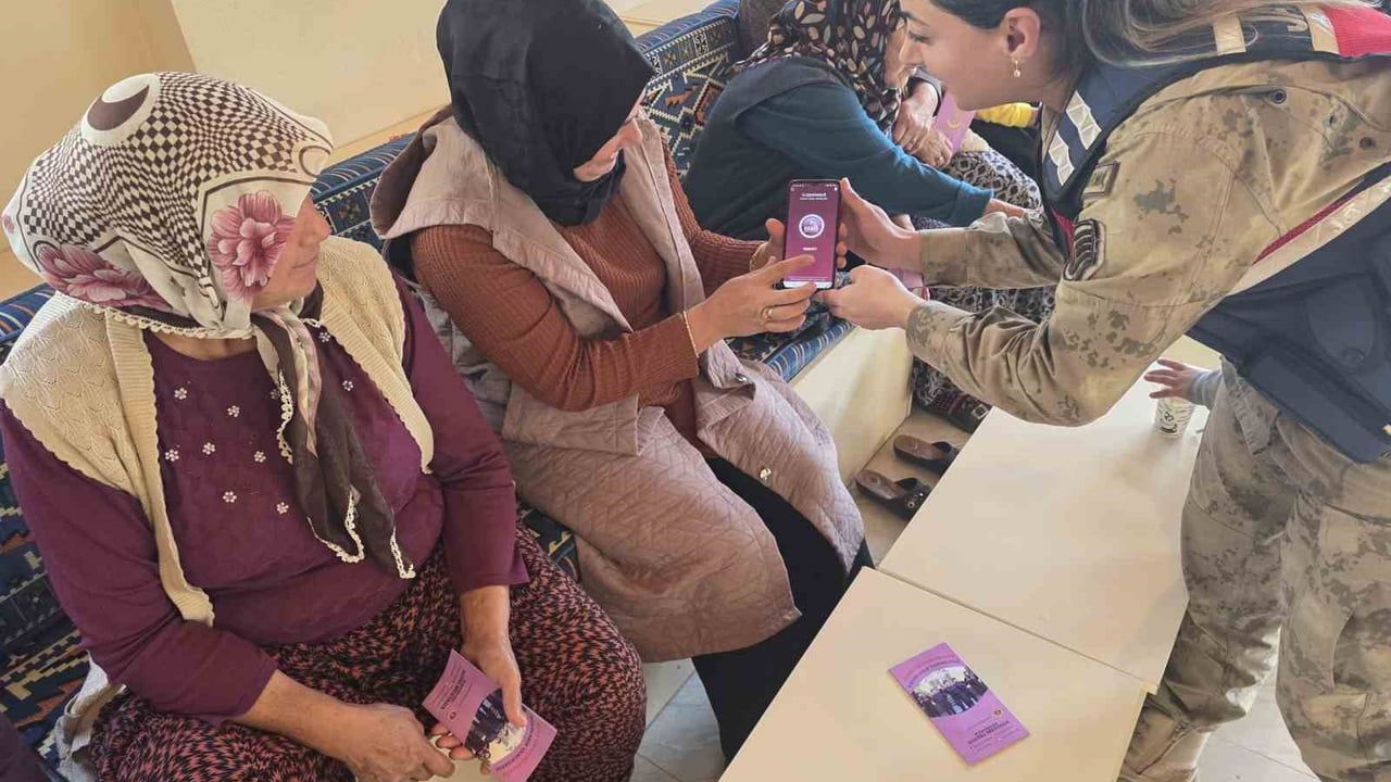Gaziantep Jandarması 2025'te 18 bin 409 kadına KADES yükledi, 24 bin 739 erkeğe eğitim verdi