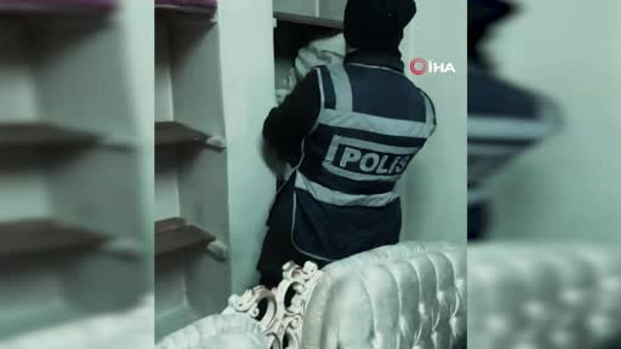 Gaziantep Şahinbey'de uyuşturucu operasyonu: 126,72 gram madde ve iki ruhsatsız silah ele geçirildi, 3 gözaltı