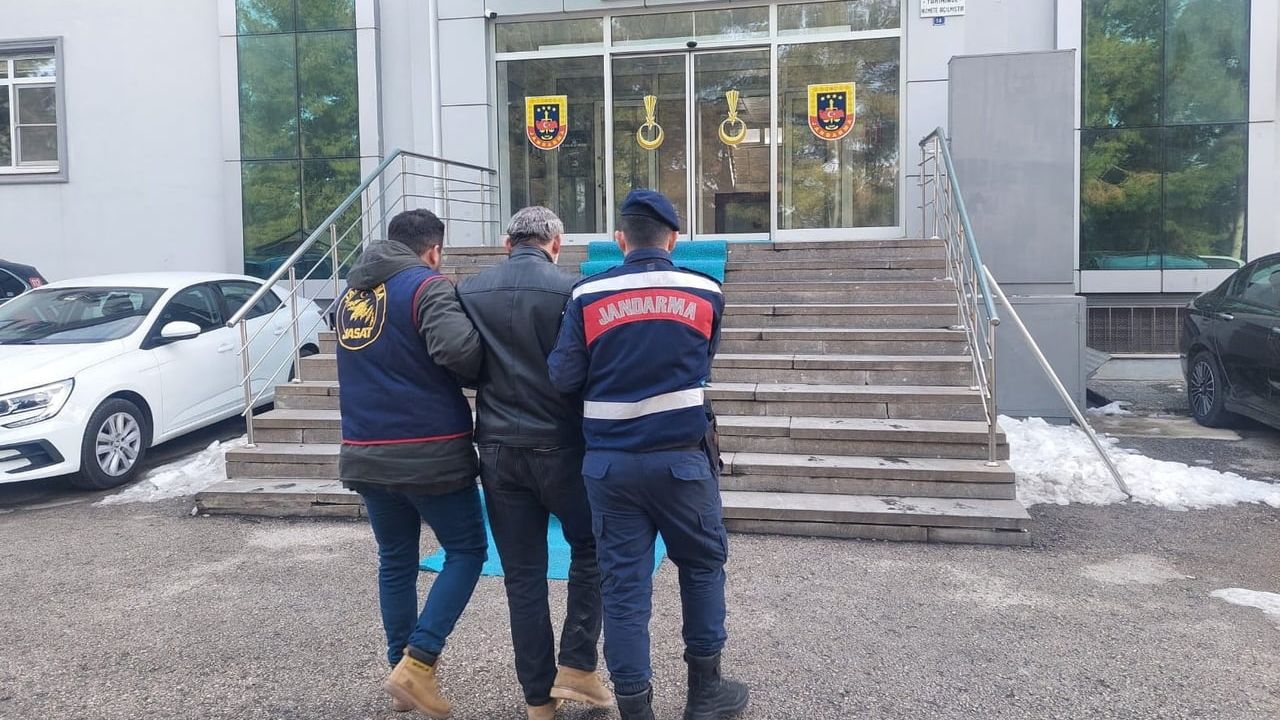 Gaziantep'te 25 yıl kesinleşmiş hapis cezası olan şüpheli jandarma tarafından yakalandı