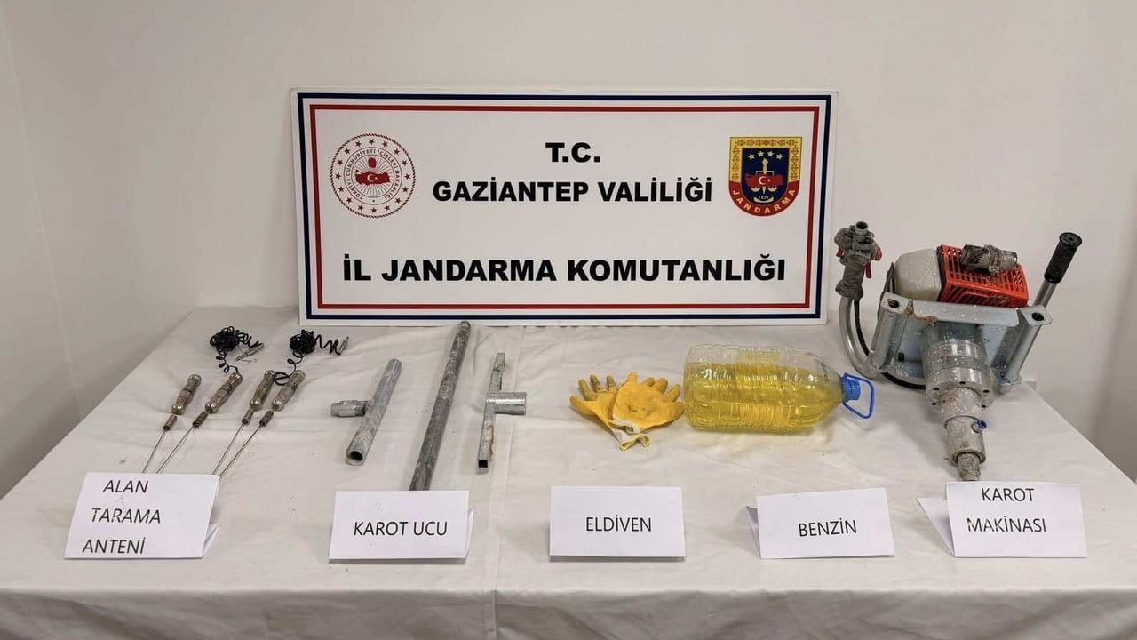 Gaziantep'te izinsiz define kazısına jandarmadan suçüstü: 5 gözaltı