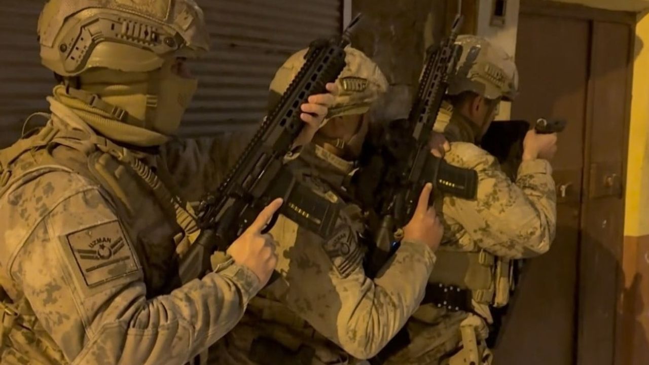 Gaziantep'te jandarma şafak operasyonu: DEAŞ bağlantılı 9 kişi gözaltına alındı, 5 tutuklandı